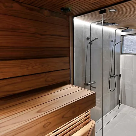 Taruilevi 3 Inc Hot Tub بيت للعطل ليفي